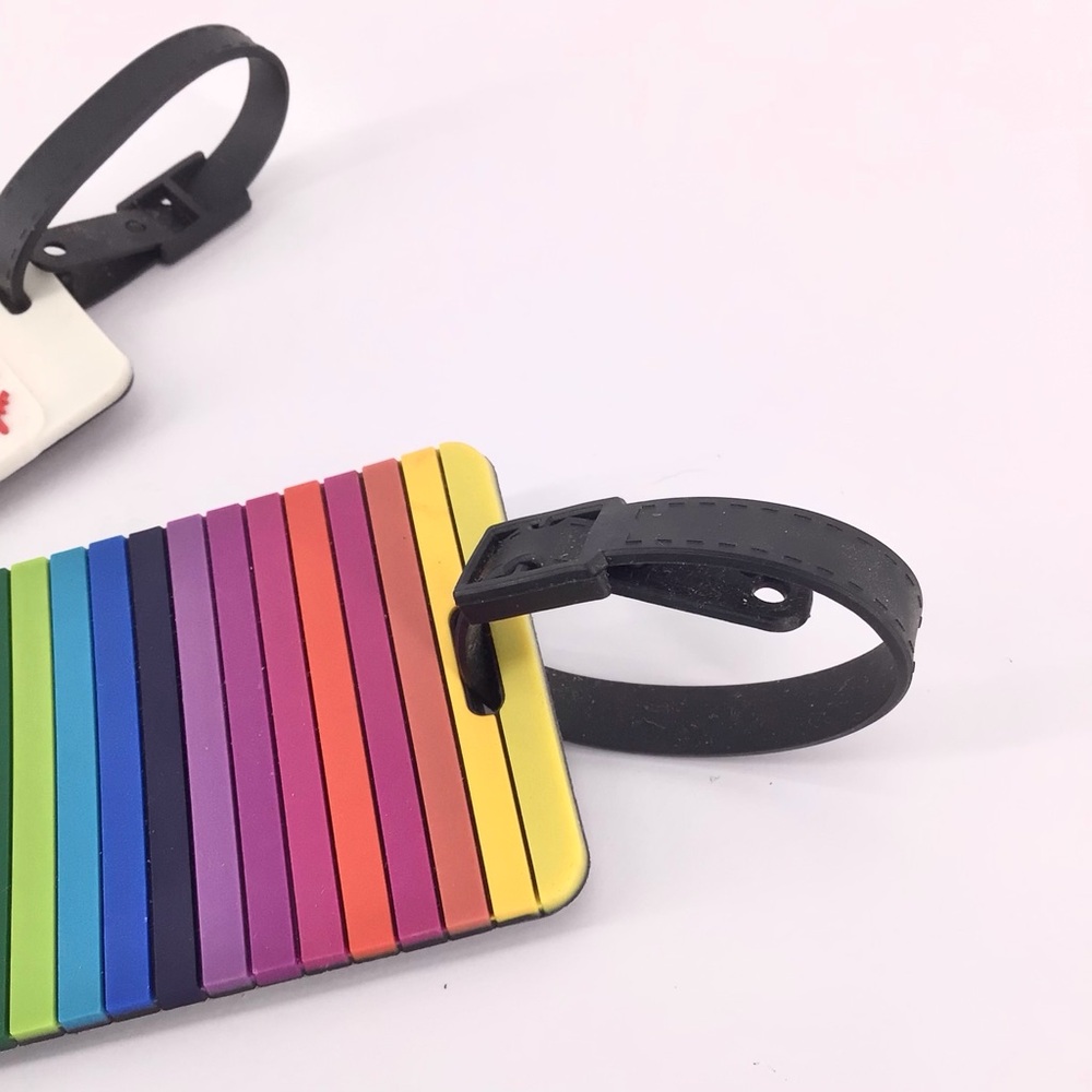 TravelOn Rainbow Color Travel Set of 2 Luggage Tags - Picture 6 of 7